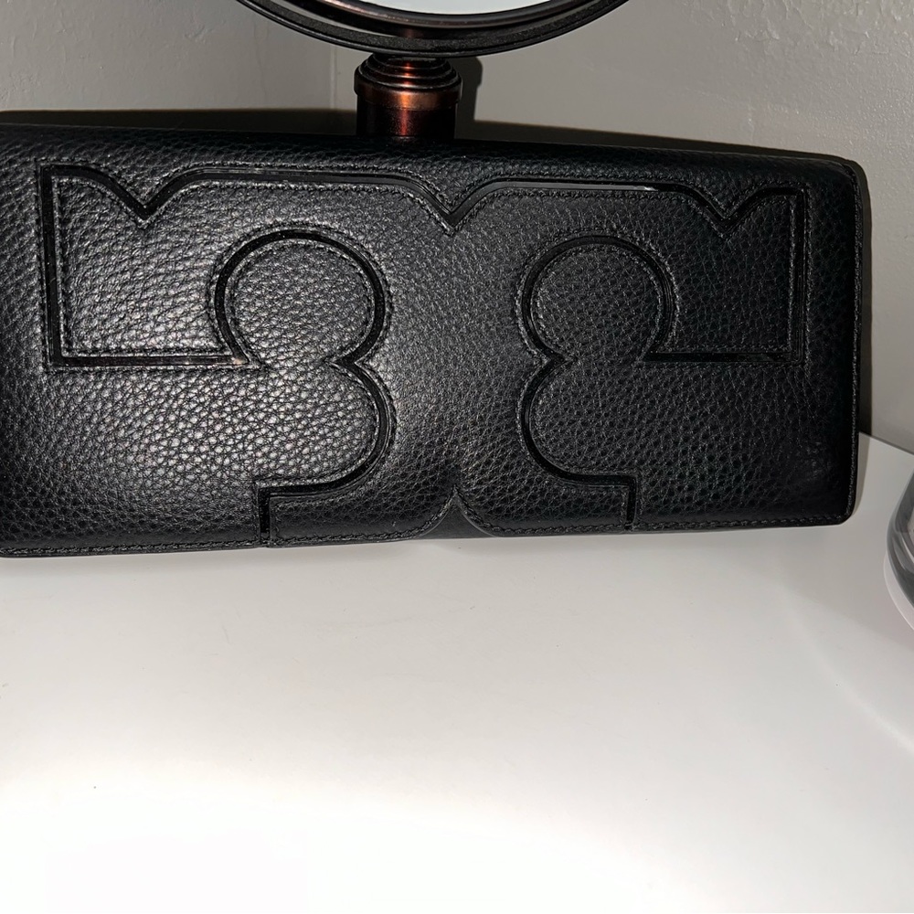🖤AUTHENTIC LIKE NEW BLACK LEATHER TORY BURCH CLUTCH🖤 EXCELLENT CONDITION